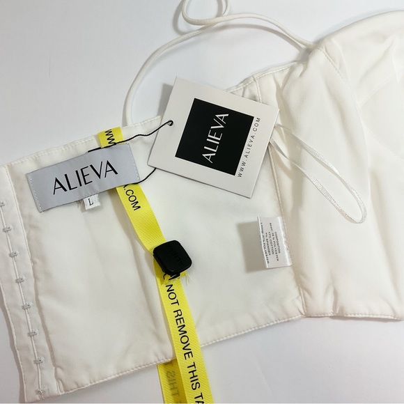 NWT Alieva Carla Crop Structured Crepe Top - Picture 8 of 13